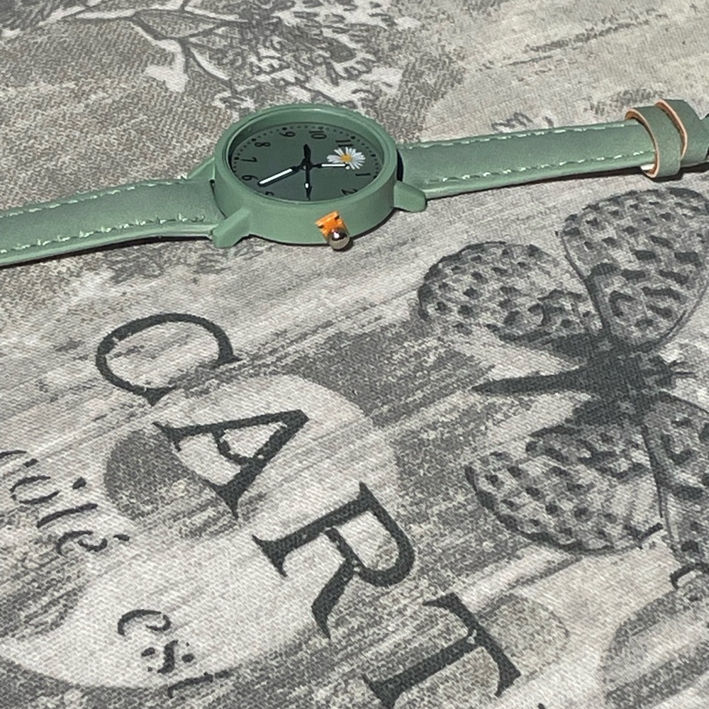 ✨💚🍀Green leather watch - Picture 3 of 5